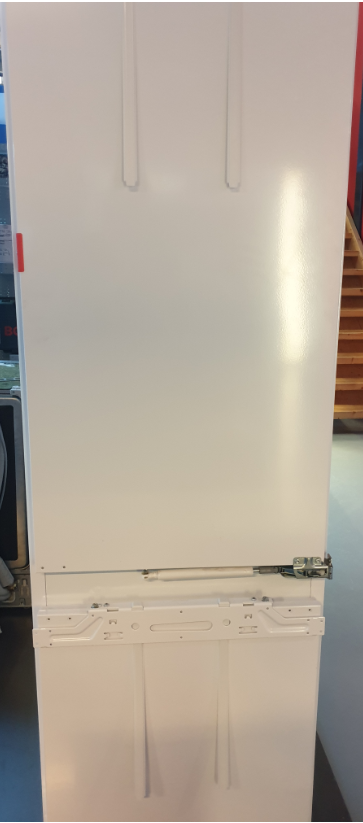 Miele Einbau-Kühlschrank K9759iDF-4
