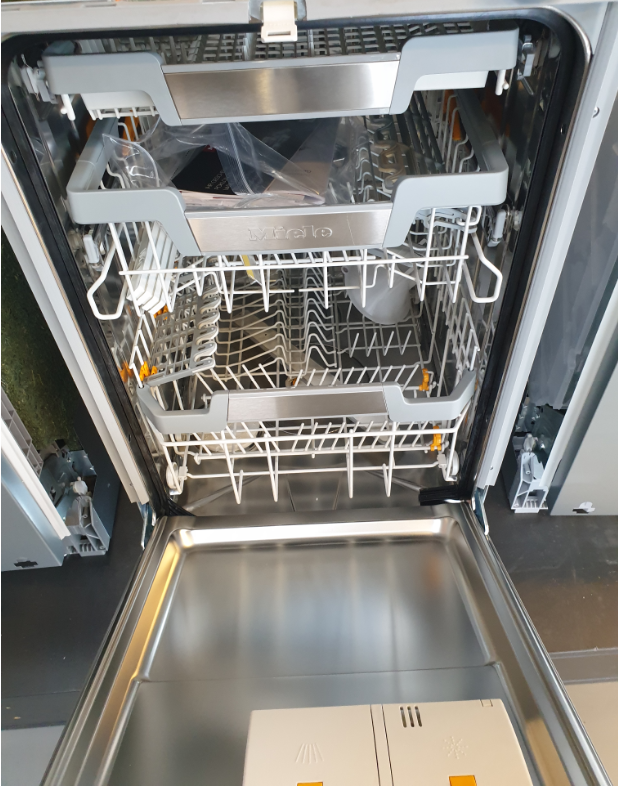 Miele integrierter Geschirrspüler 45cm G5840SCiSL brilliantweiß