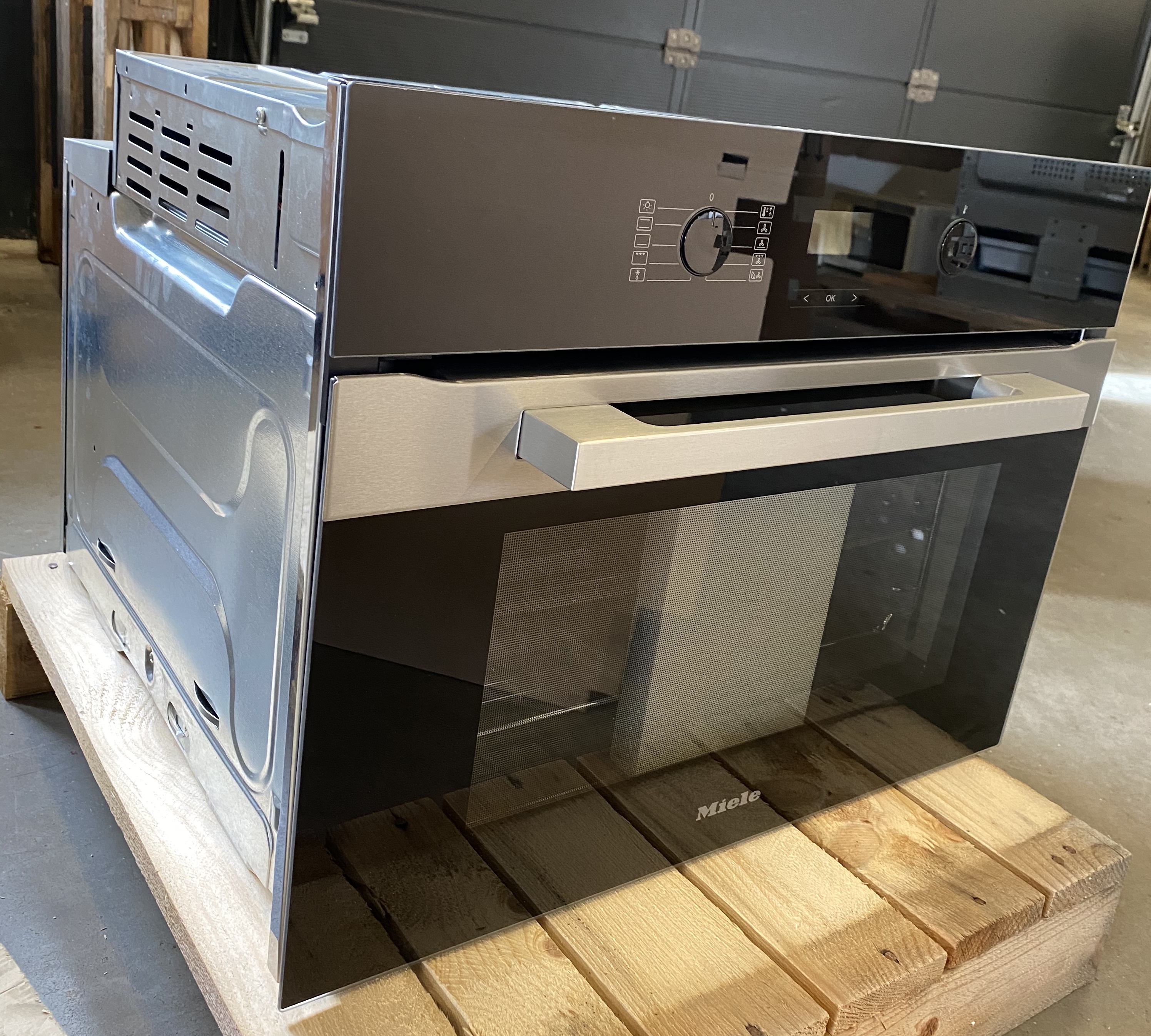 Miele Kompakt-Backofen H2840B