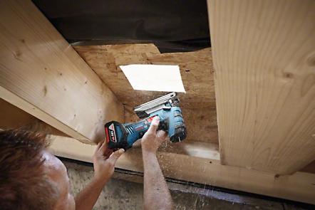 Bosch Professional GST 18V-Li S Akku-Stichsäge solo inkl. L-Boxx (06015A5101)