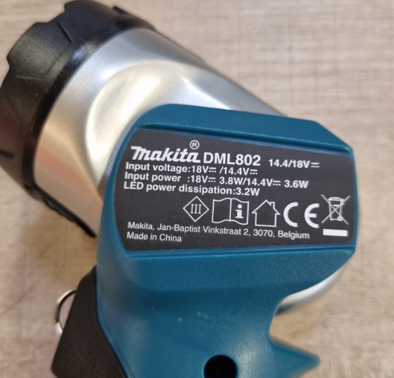 Makita DML802 Akku-Lampe (im Karton)