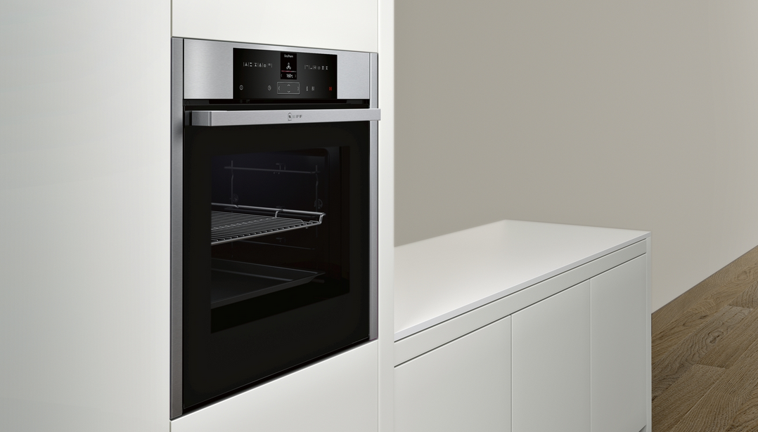 Neff BCR1522N A+ Ein­bau-Back­ofen (B15CR22N1)