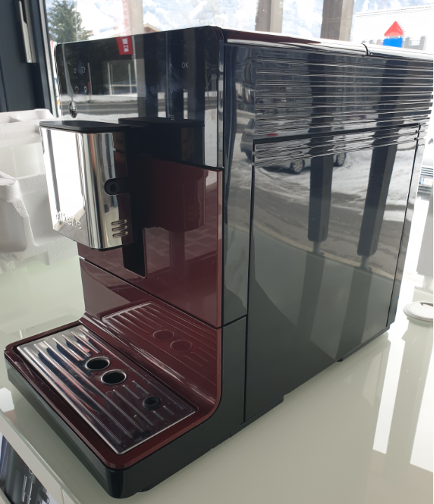Miele Kaffeevollautomat CM5310 Silence brombeerrot - Ausstellungsstück